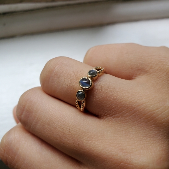 COPY - 10k solid yellow gold Cat eye ring size 5 - Picture 6 of 12